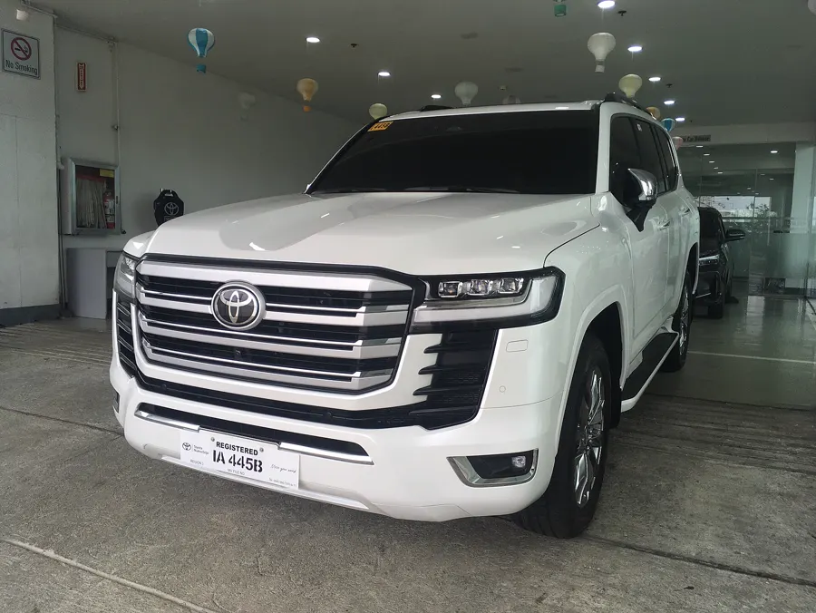 White Toyota Land Cruiser 300